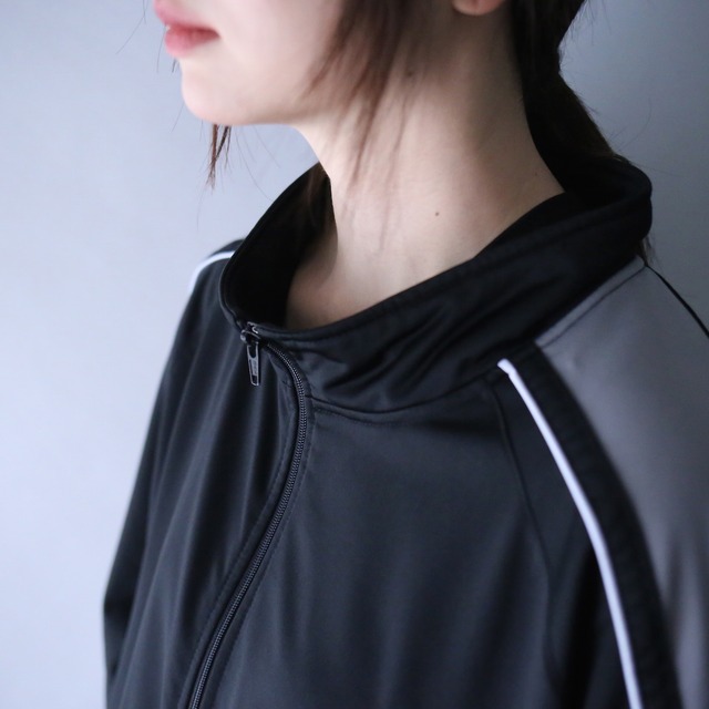 "STARTER " monotone coloring piping design XXXL over silhouette track jacket