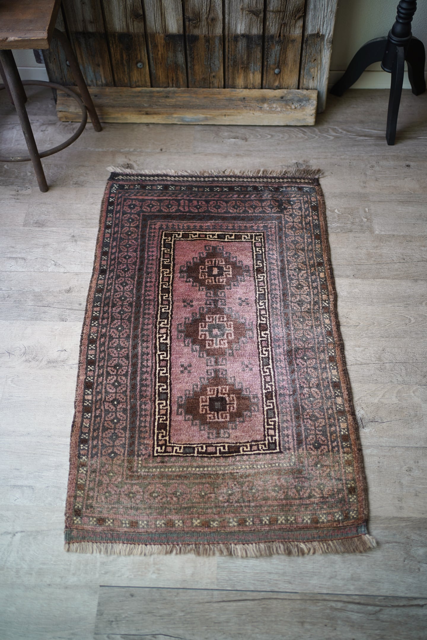 316】Semi Antique Afghan Baluch rug 1940's | ヴィンテージラグ専門