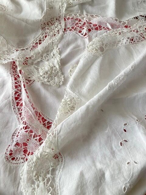淡生成りVintageレース　クロッシェ手刺繍生地パーツ　大判テーブルクロス フランス ヴィンテージ リネン コットン生地 クロシェレース テーブル