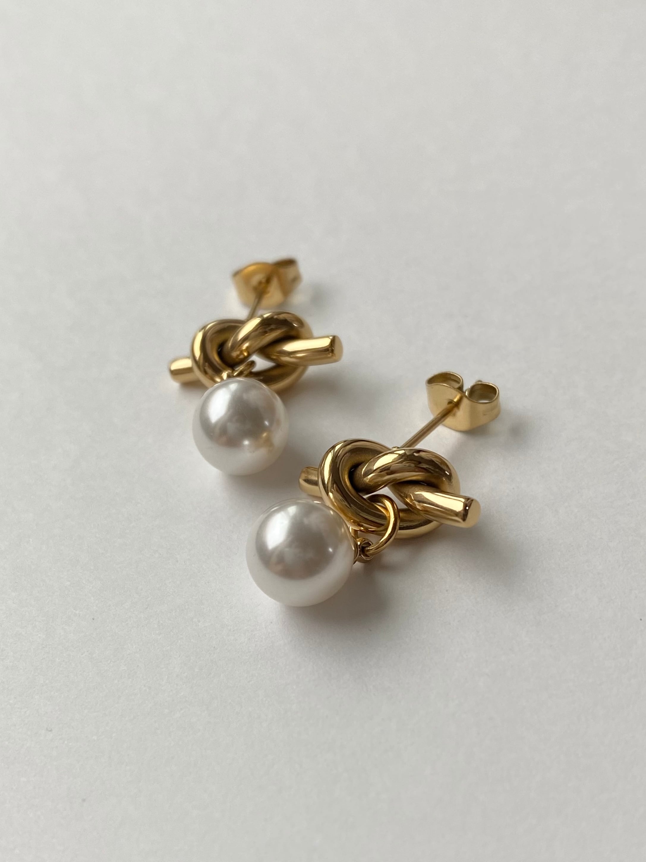 専用♡イーエム e.m.★ ピアス ノットピアス パール SVR925 専用♡イーエム e.m.☆ ピアス ノットピアス パール SVR925