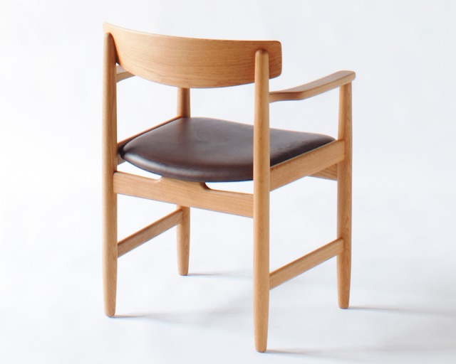 わたしの椅子 肘つき