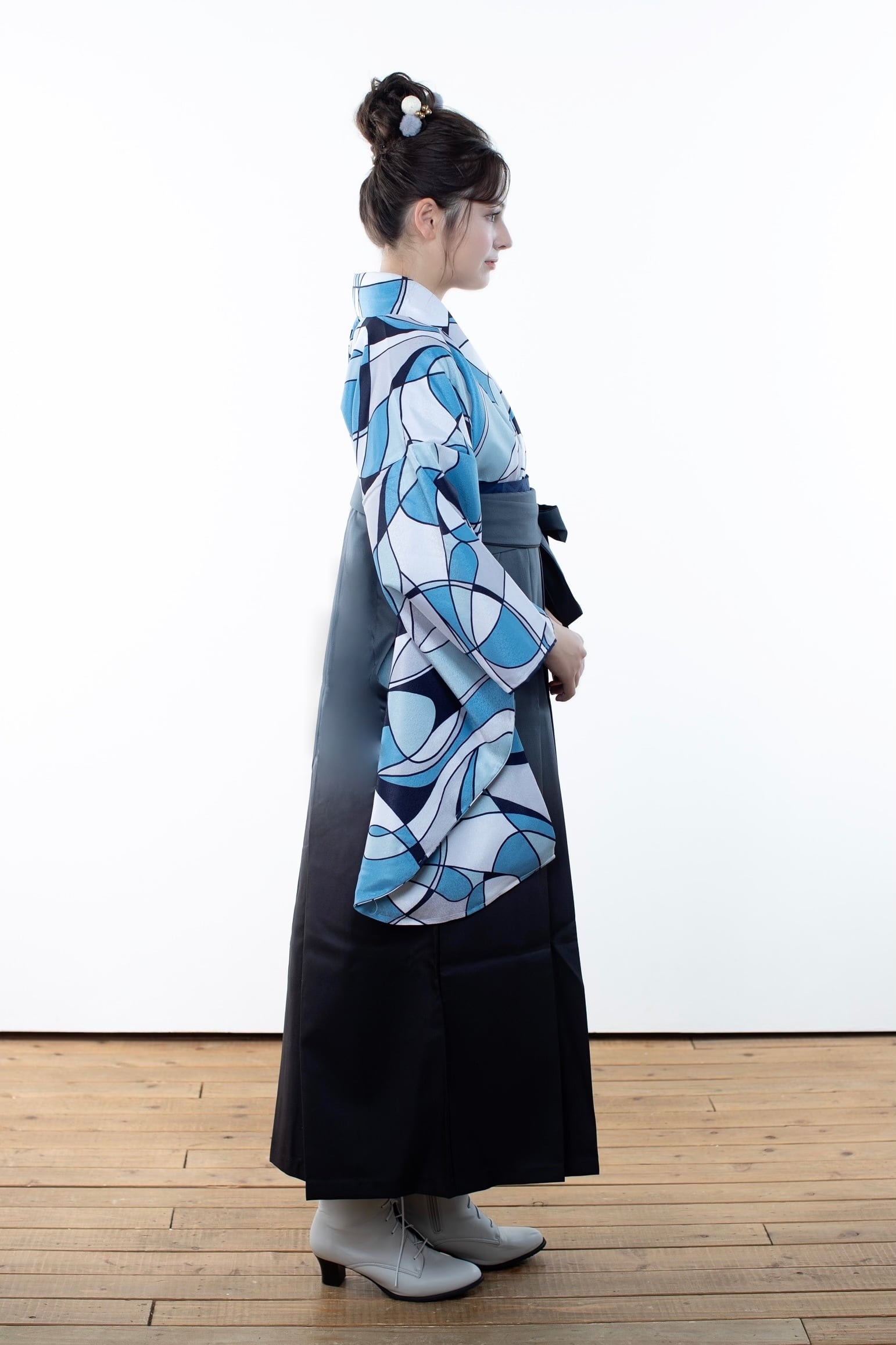 Kimono Sienne 卒業式袴3点セット ジオメトリック ブルー 青系 Kimono Sienne 卒業式袴3点セット ジオメトリック ブルー 青系