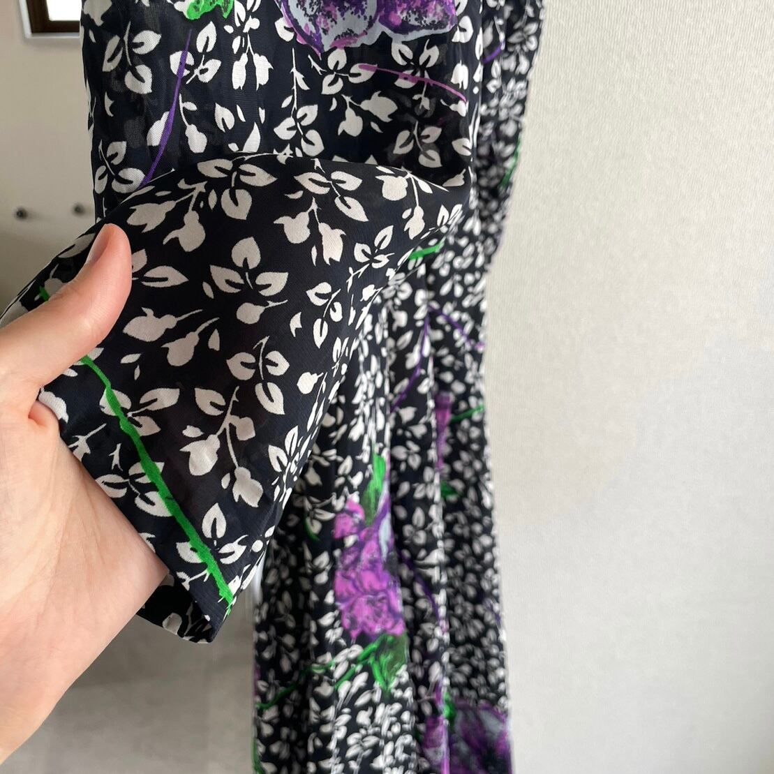 flower onepiece ｜ 花柄 オケージョン ワンピース 紫 長袖 モノトーン