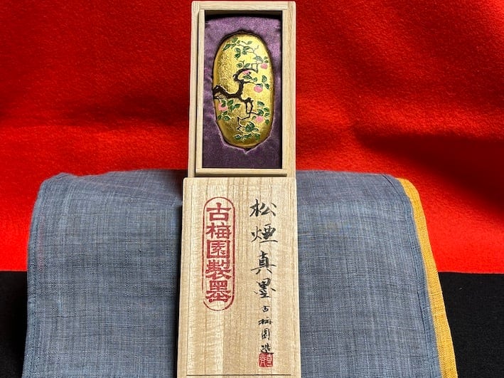 金巻き 最高級油煙墨 金松鶴 5.0丁形 | 古梅園製墨販売部