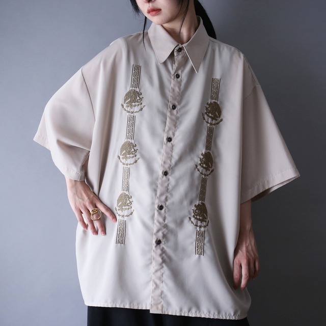 "刺繍" front and back design over silhouette h/s shirt