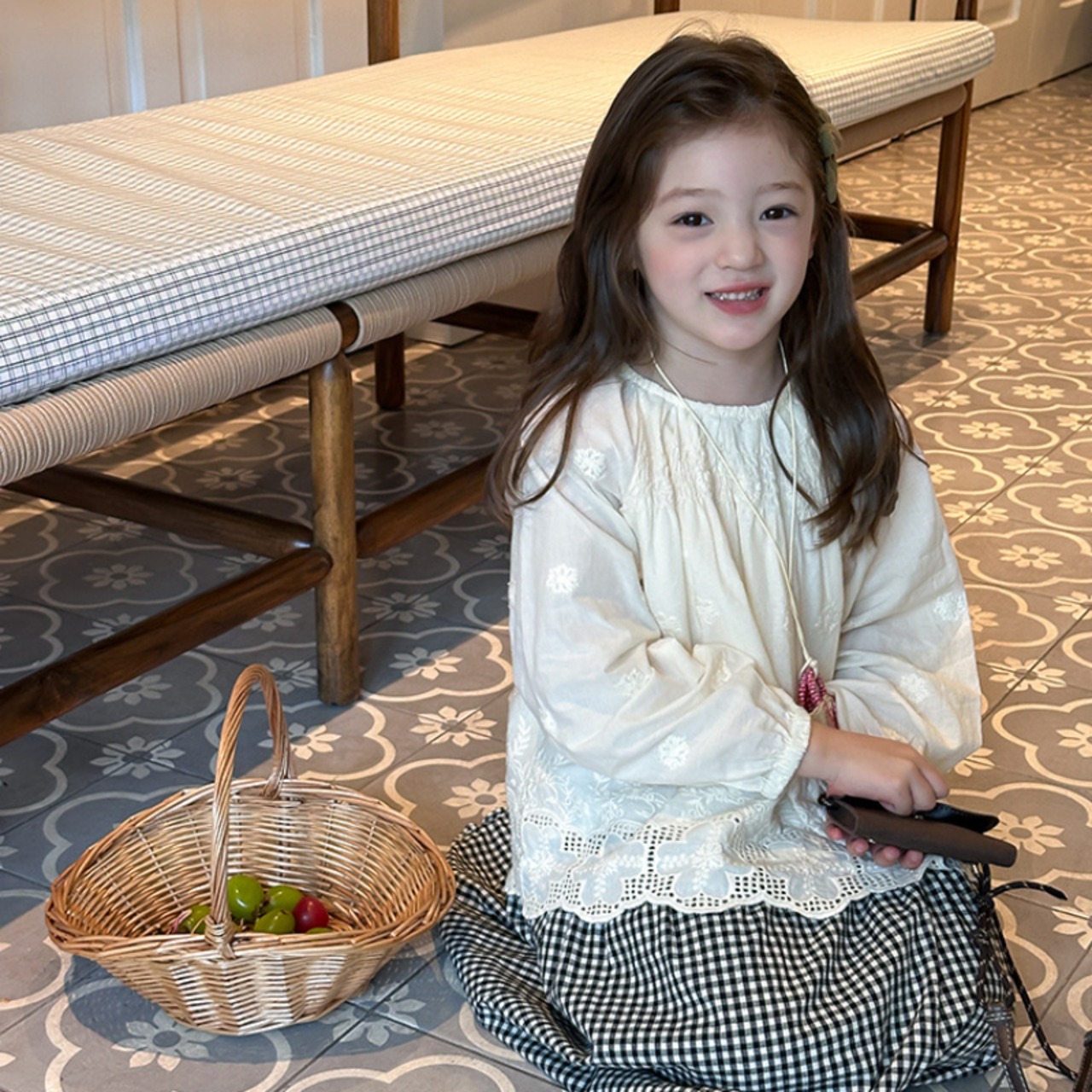 春花柄レース裾ブラウス