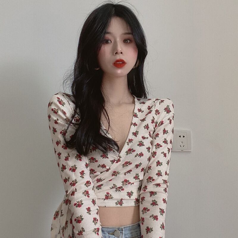 マシンに注意してください、短いnavel-baringトップス、女性の夏服、新しいレース、Vネック、スリムなボトミングシャツ、花柄の長袖Tシャツ 1号婦人82490213305