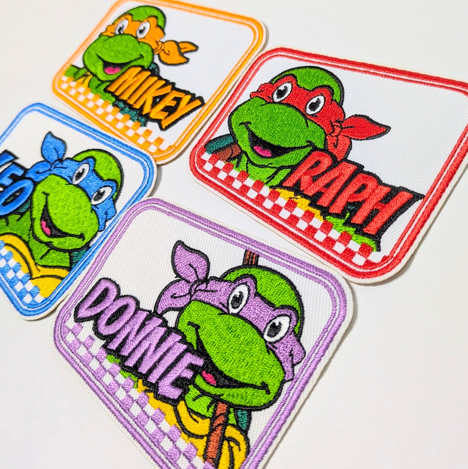 送料無料！ ★刺繍アイロンワッペン★【 Teenage Mutant Ninja Turtles (  ティーンエイジ ミュータント ニンジャ タートルズ )  】 〚アメリカン雑貨 アメトイ〛