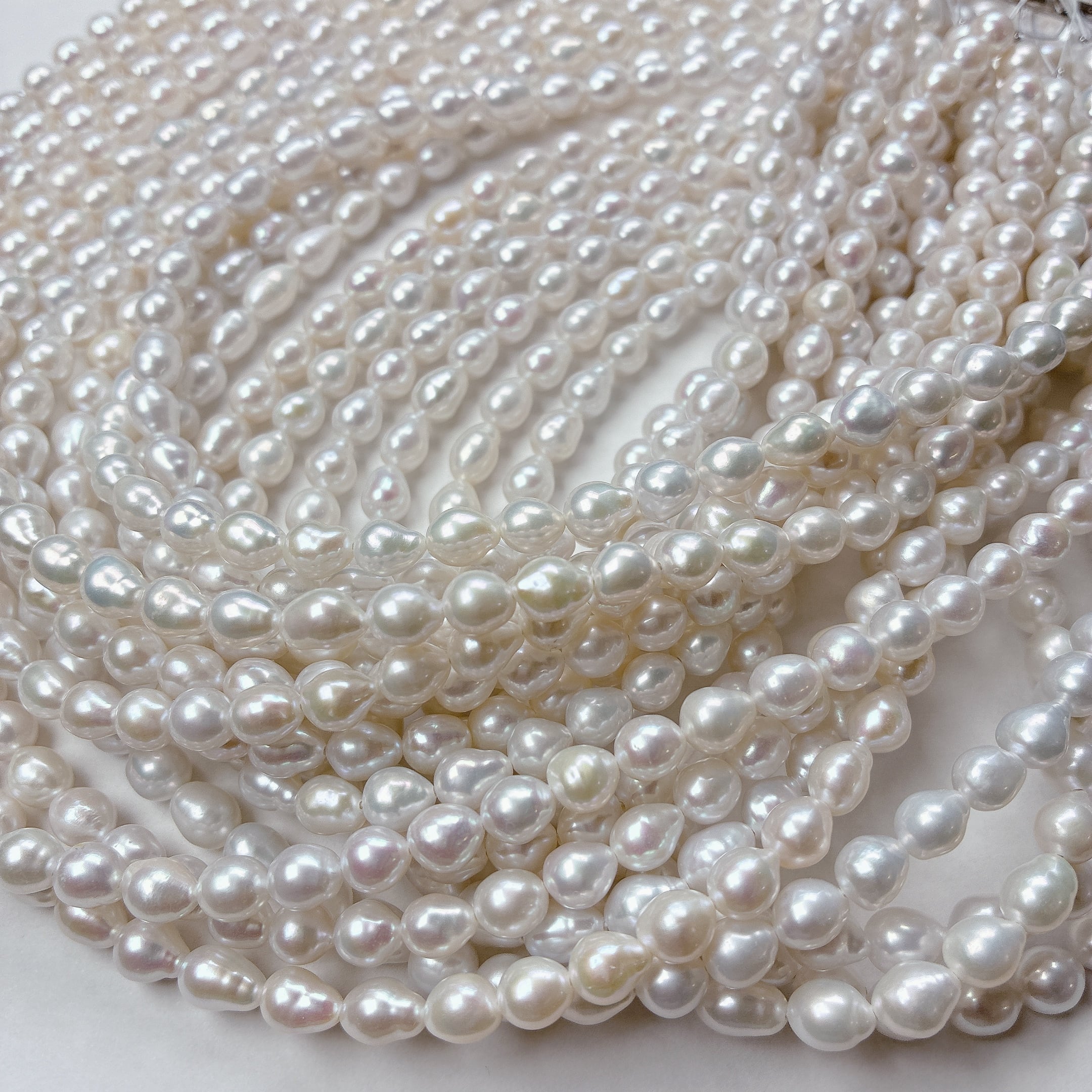 【トレンドのバロック】個性派デザインに！6mmサイズのバロック淡水パール（白/39-40cm）｜ P0005