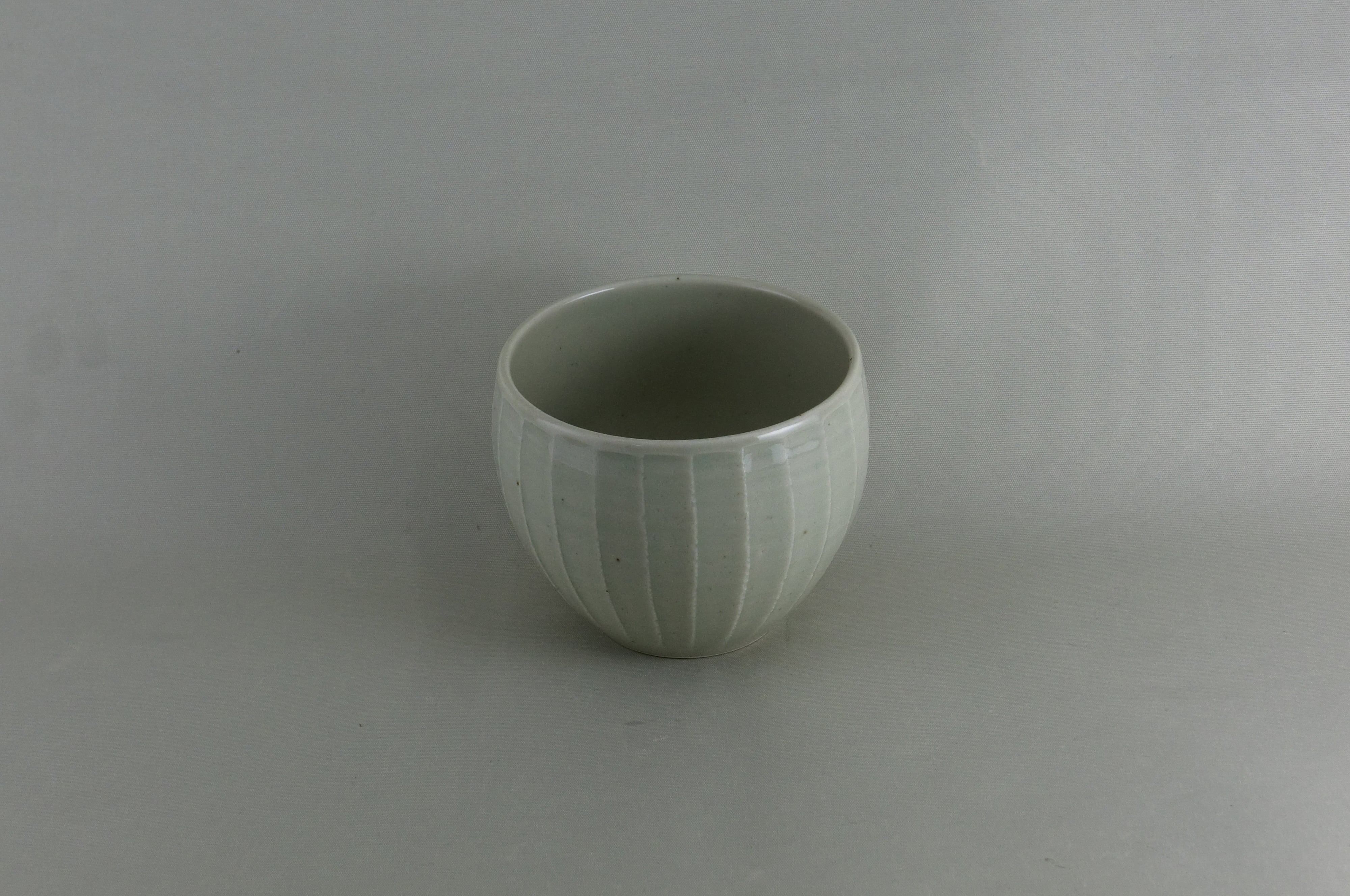 手彫り十草大福茶碗