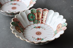 大聖寺伊万里 色絵 菊散らし 菊割 膾皿/Daisyo-ji Imari "Namasu" bowl