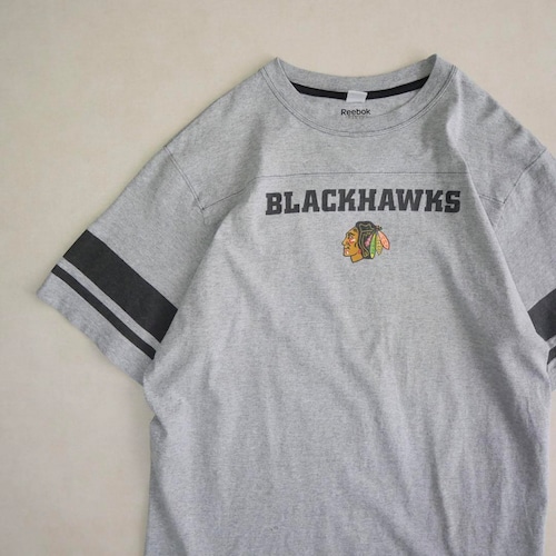 “00’s Reebok” Black Hawks print tee