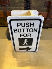PUSH BUTTON FOR WALK SIGNAL 信号待ちボタン
