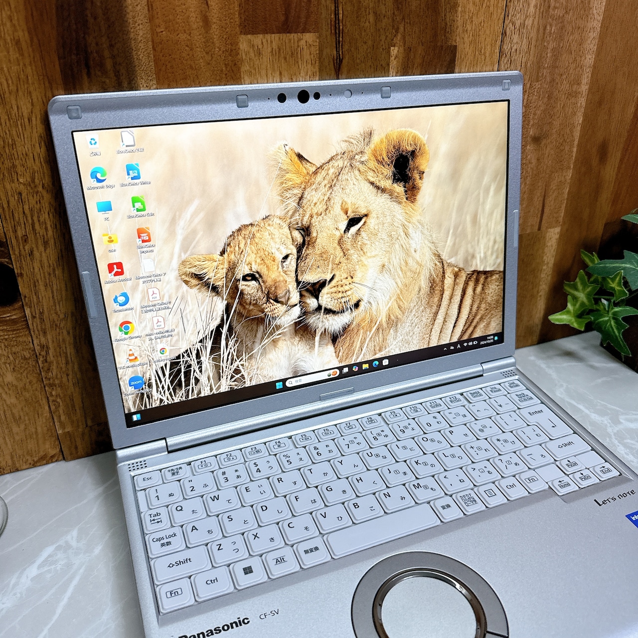 【2021年モデル】Panasonic Let’s note SV1 / 第11世代 Core i5-1135G7 / メモリ8GB / SSD256GB / 12.1インチ FHD