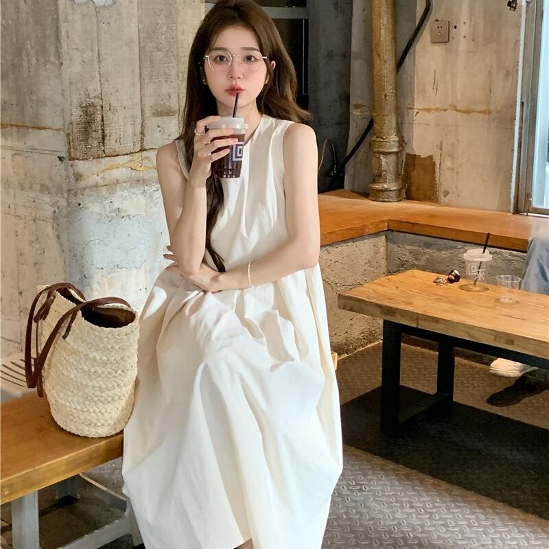 ワンピース レディース フレア ボックスプリーツ ロング丈 ノースリーブ ゆったり クルーネック ハイウエスト かわいい 大人可愛い カジュアル 上品 エレガント フェミニン おしゃれ お洒落 ナチュラル こなれ感 キュート ガーリー ルーズ ロマンチック 抜け感 主役級 存在感 無地 学生 通学 デート お出かけ お泊まり リゾート 旅行 海 夏 20代 30代 40代 ママ 韓国 韓国系 着回し 普段使い 体型カバー ファッション コーデ モテ トレンド ホワイト S M L インスタ映え 送料無料