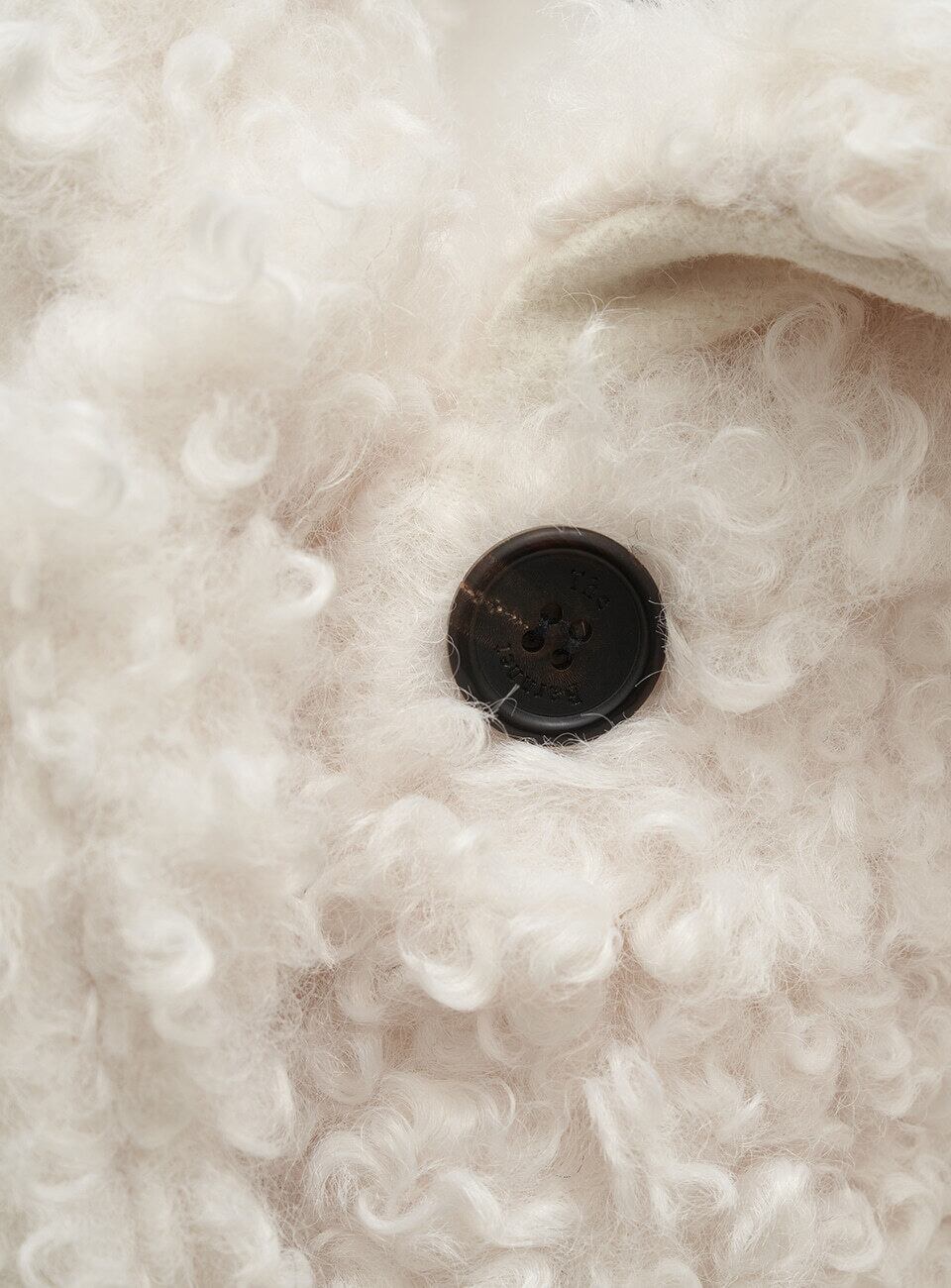 1月初旬発送 [The Barnnet] Ivory Bouffant Eco-Fur Jacket 正規品