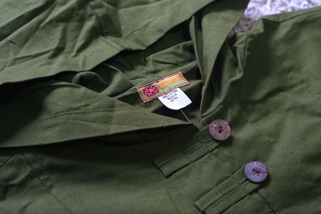 トーテム刺繍プルパーカー / カーキ shanit/NP