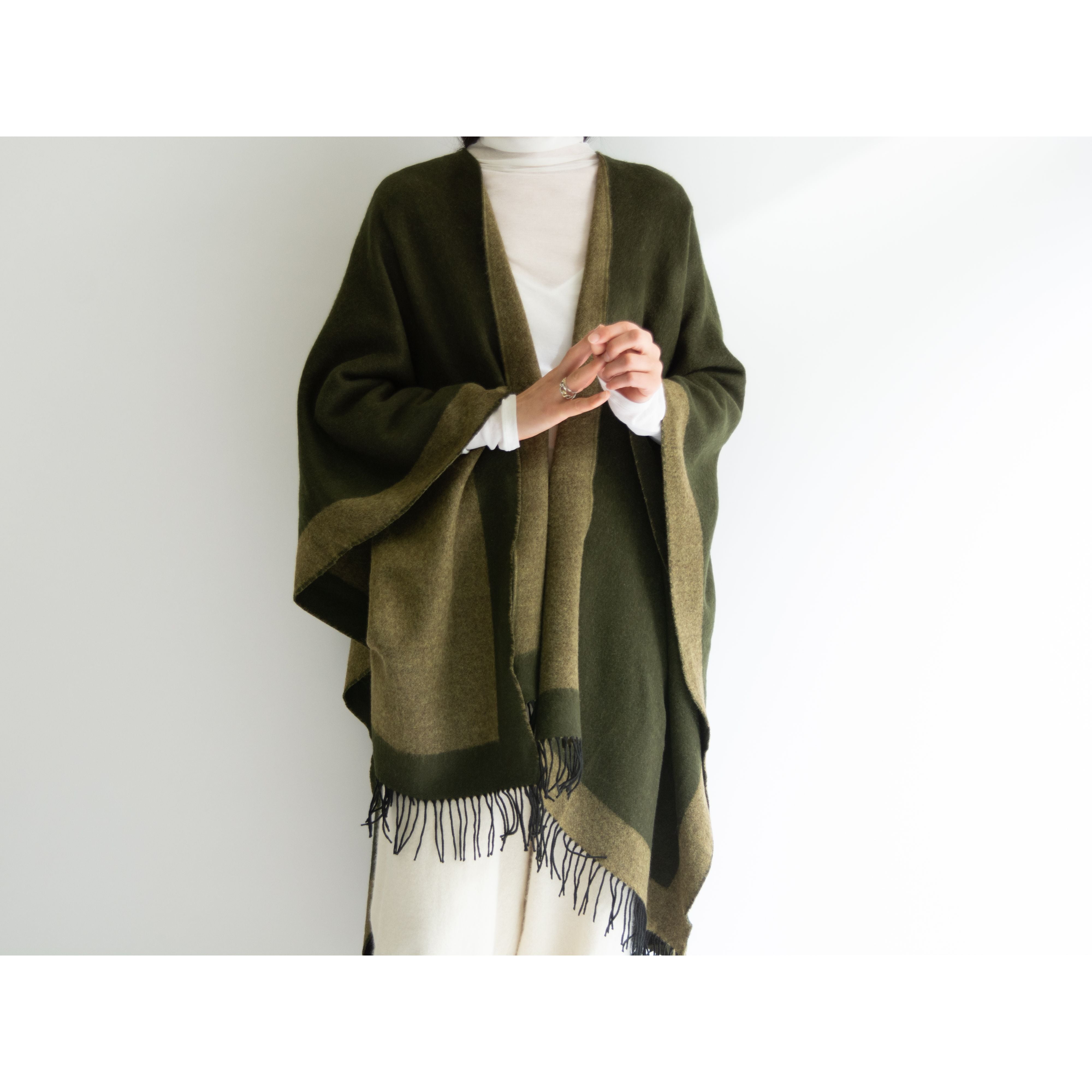 Unknown BrandMade in France % Acrylic Reversible Cape