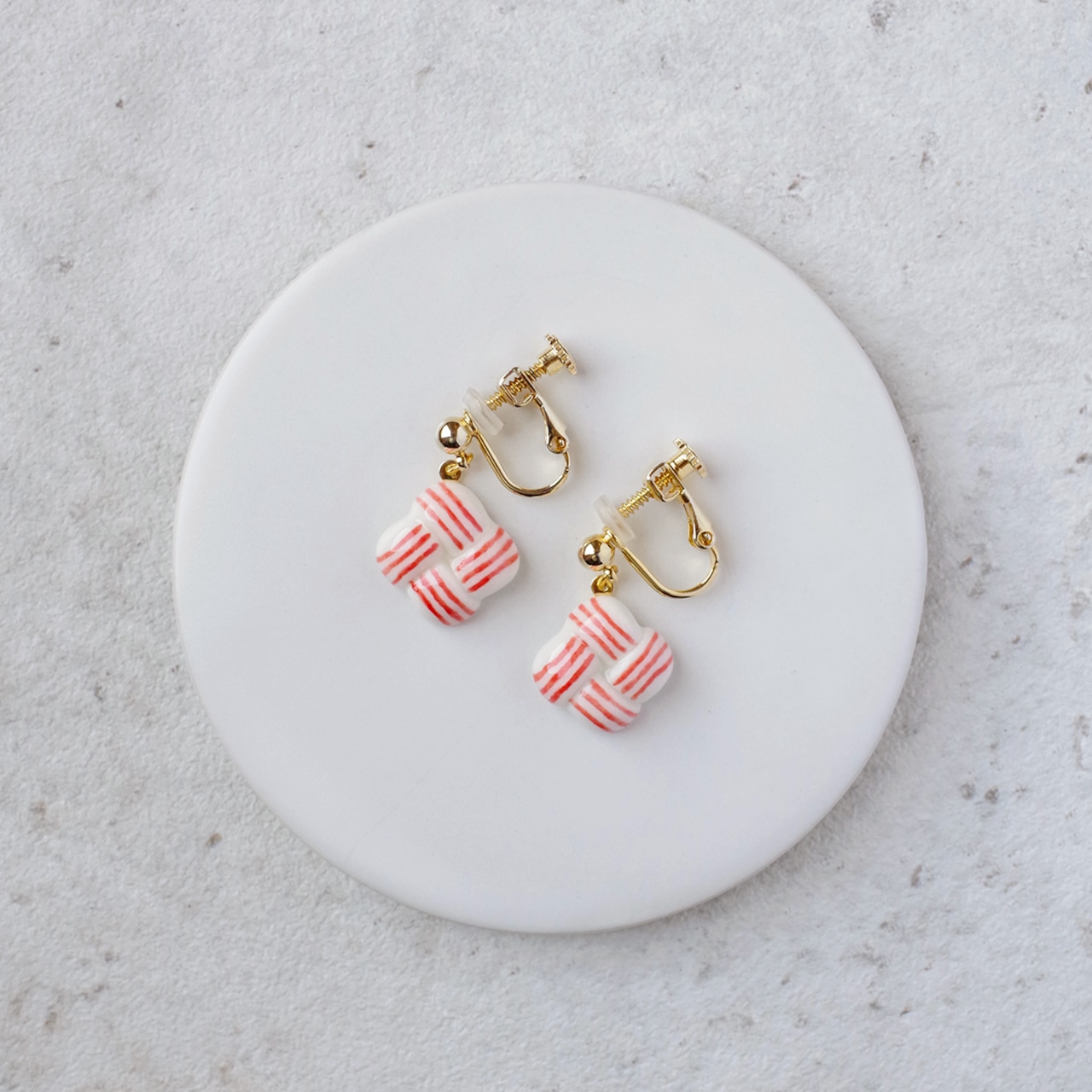 結び ピアス/イヤリング