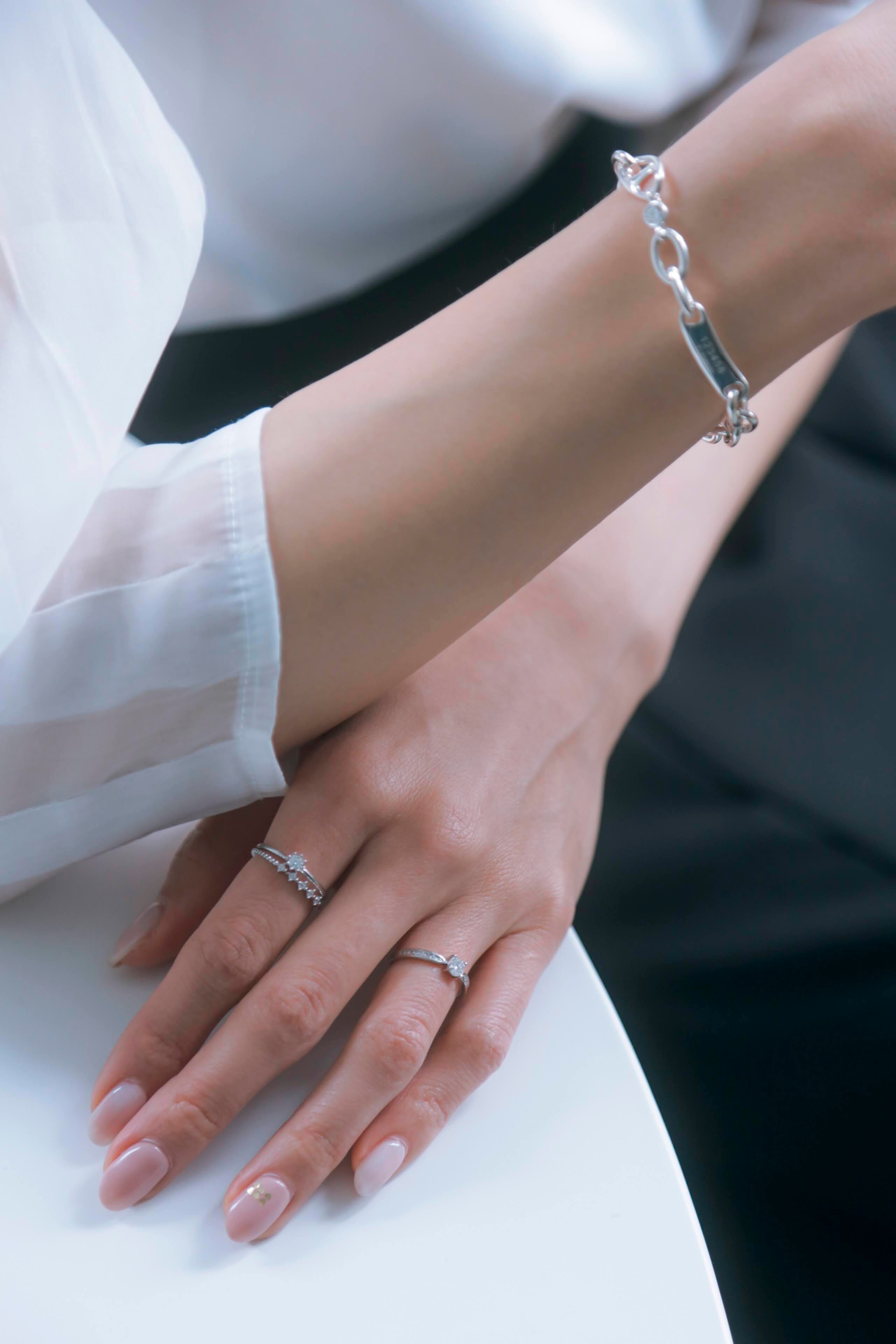 ダイヤモチーフダブルリング