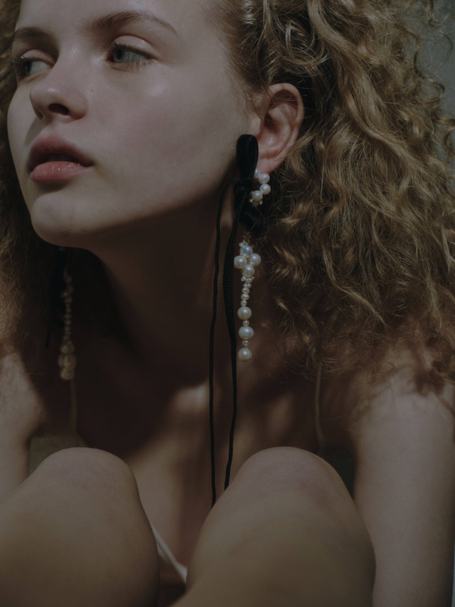 velvet ribbon pearl cord earring black