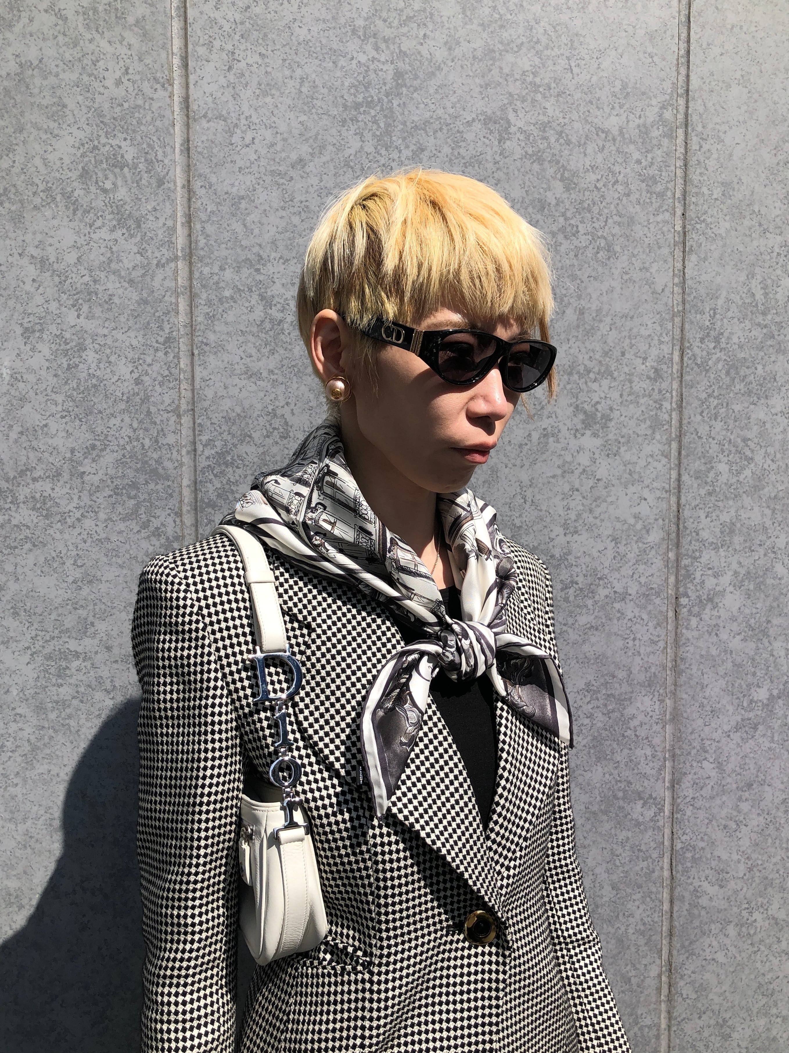 【未使用】Christian Dior ホワイトブラック　シルクスカーフ Christian Dior クリスチャン ディオール スカーフ ブラック×ホワイト