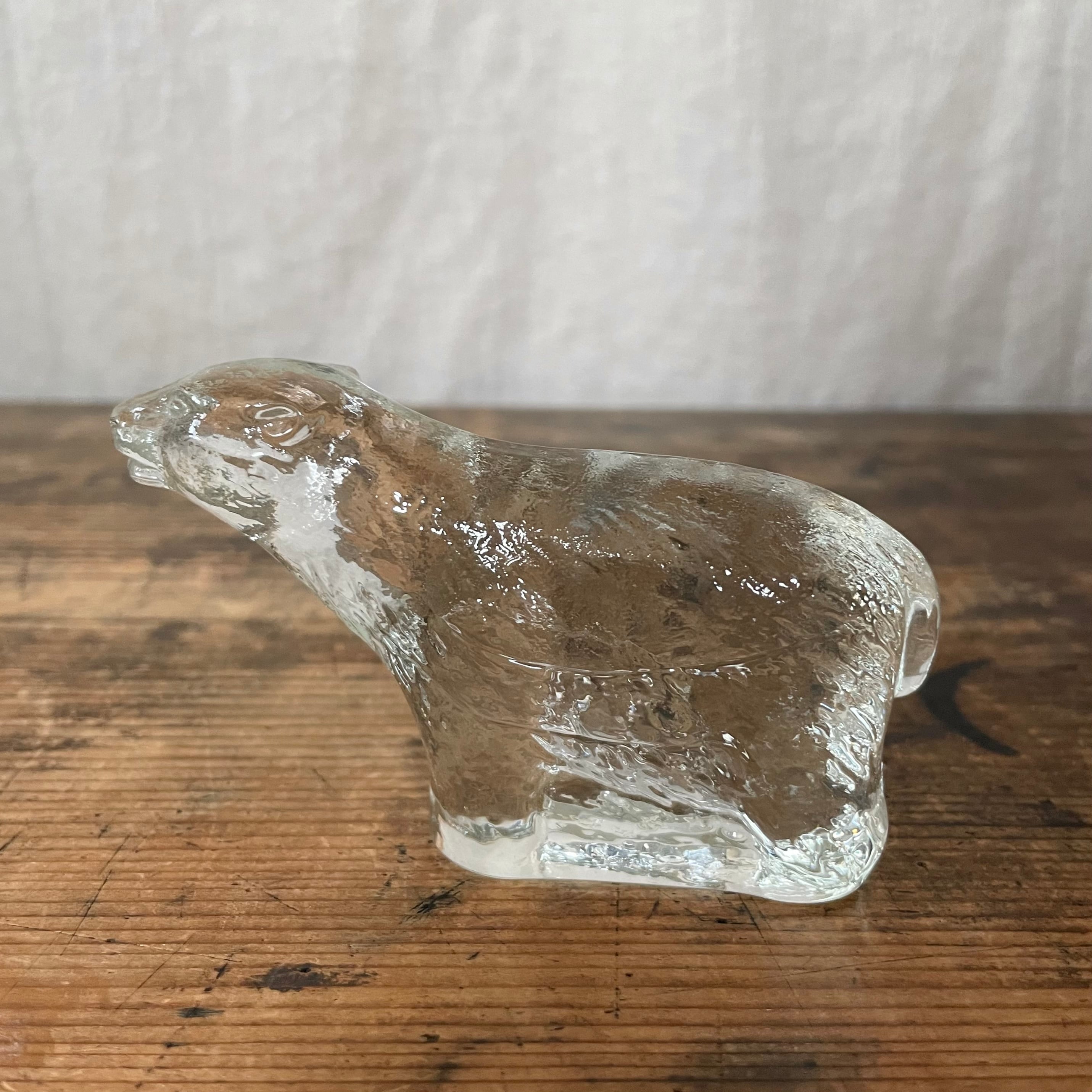 ガラスのシロクマ