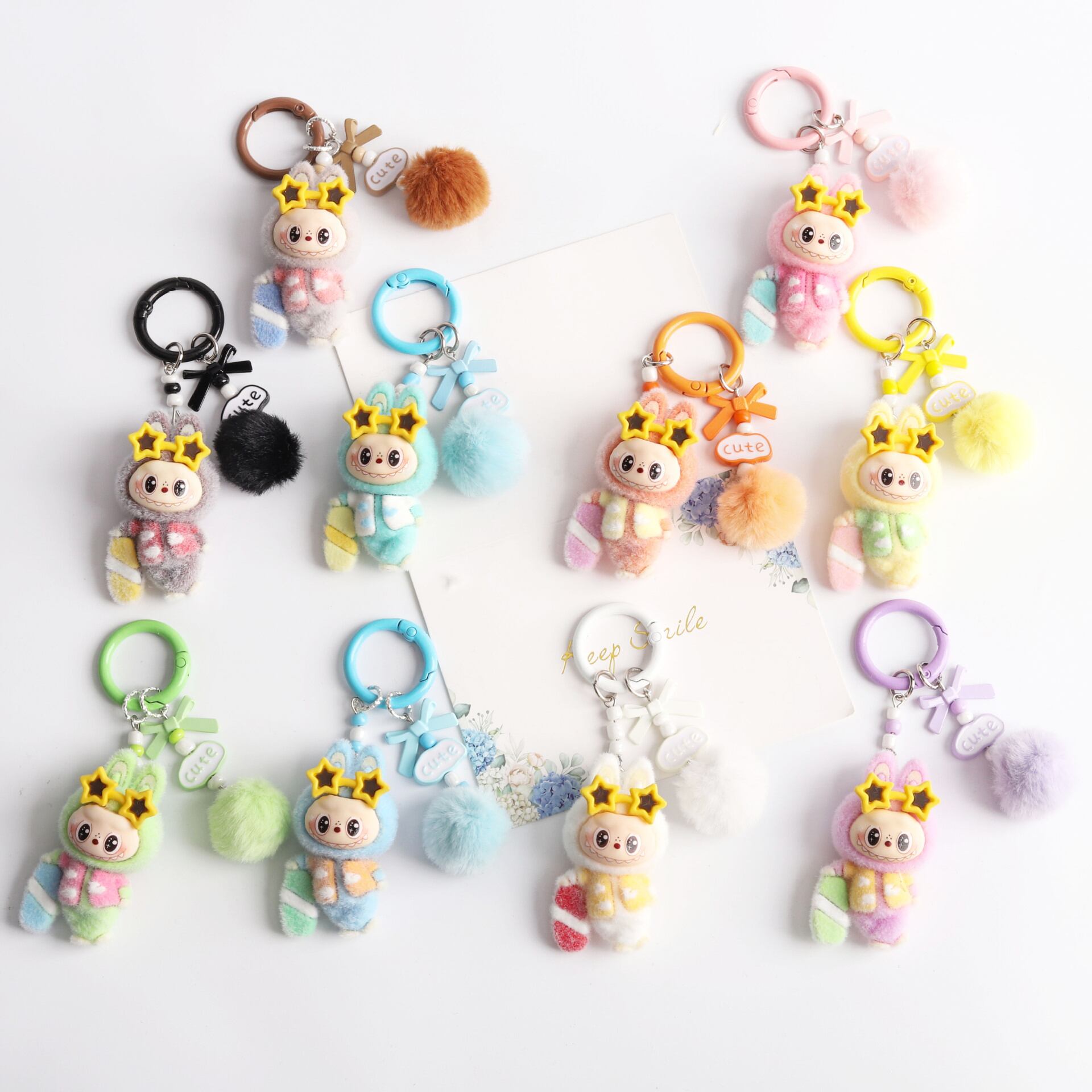 可愛い立体デザイン!Labubu ラブブ 植毛サーフィンキーホルダー 全10色展開 バッグチャーム 携帯ストラップ かわいい立体フィギュア 高品質アクセサリー