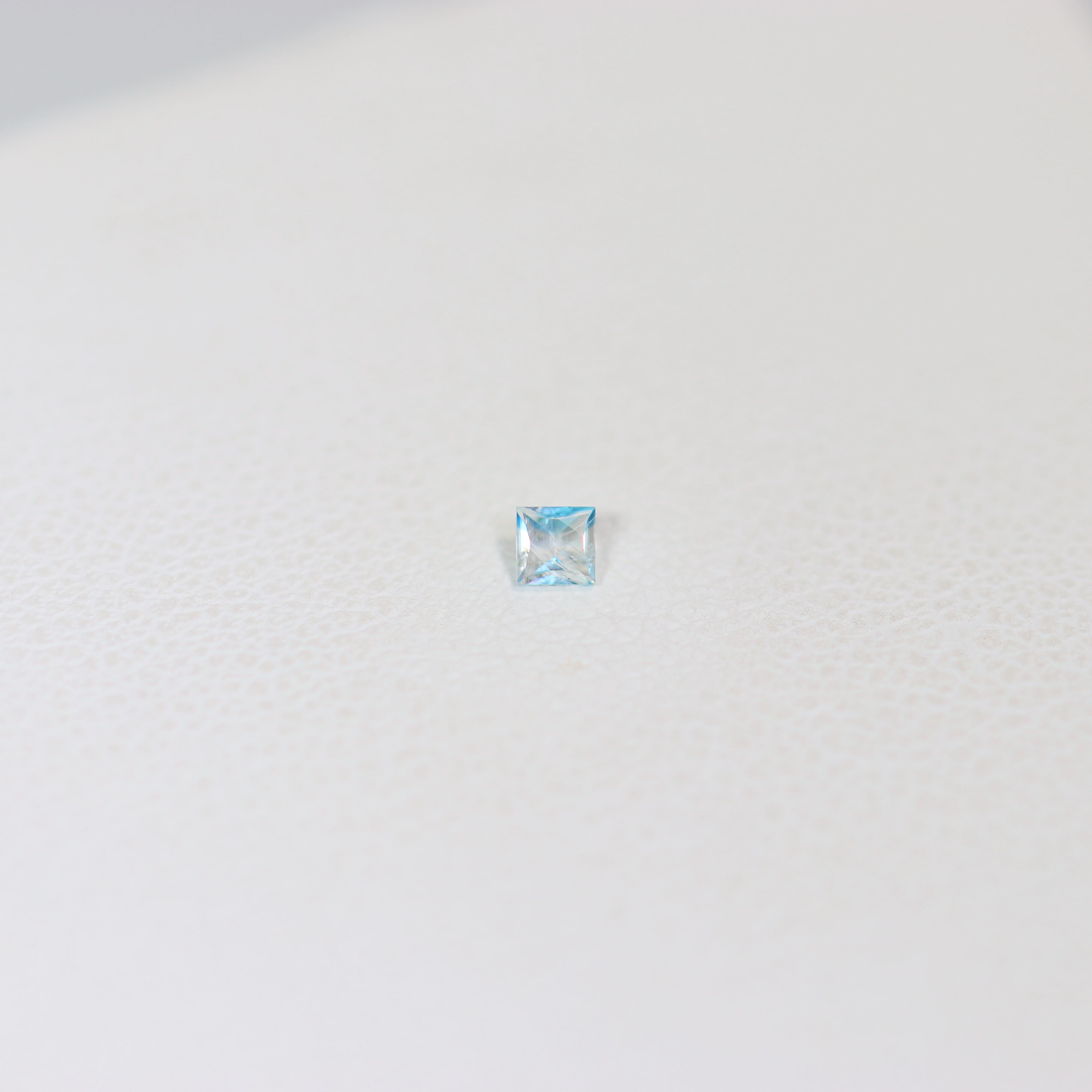 天然ユークレース』0.08ct ジンバブエ産 ルース 宝石【3906】 | Gordan