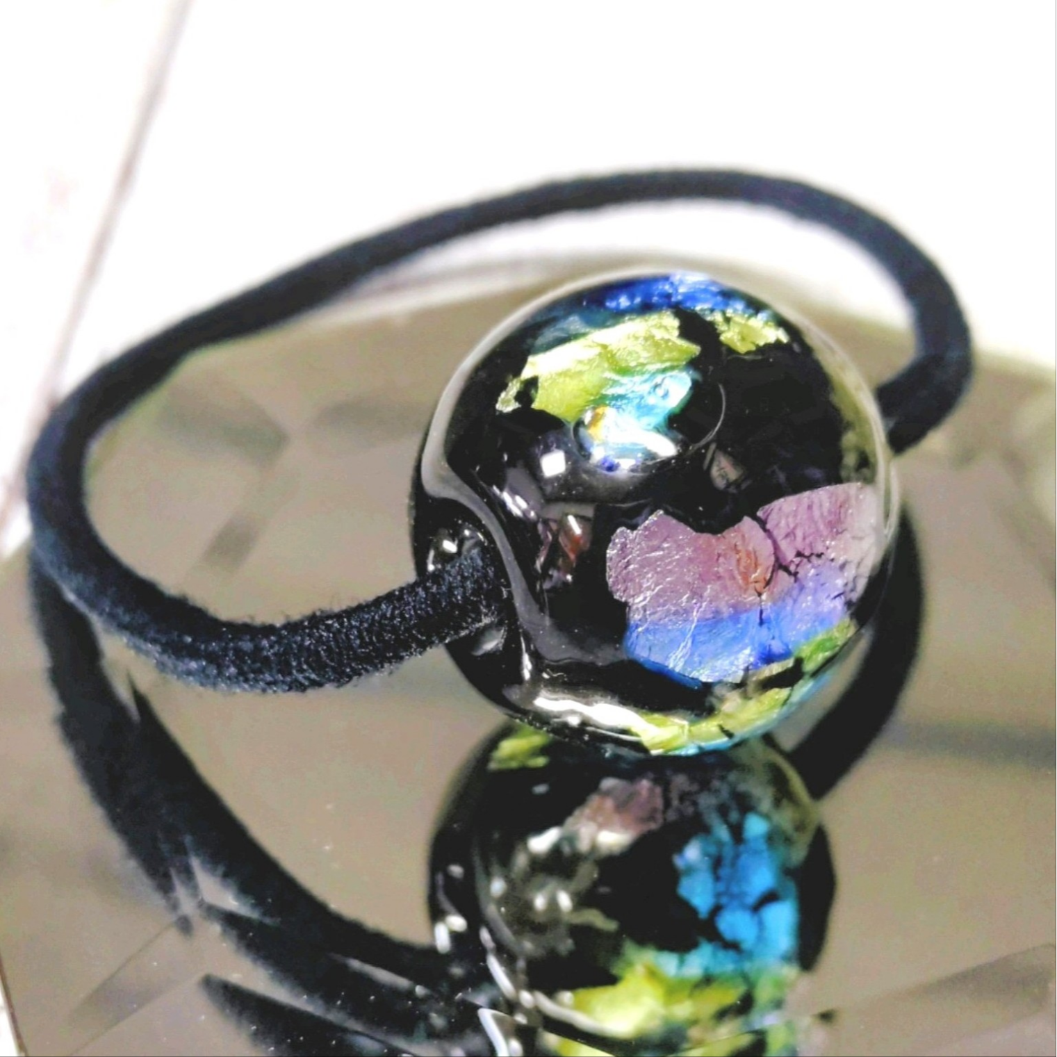 マルチカラーのホタルガラス・ヘアゴム