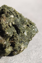 エピドート「山のカケラ」Epidote|天然石 原石 鉱物 パワーストーン | EP-I-001