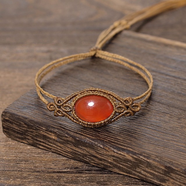 【一点物】カーネリアンのオーバルルースを包んだマクラメブレスレット
