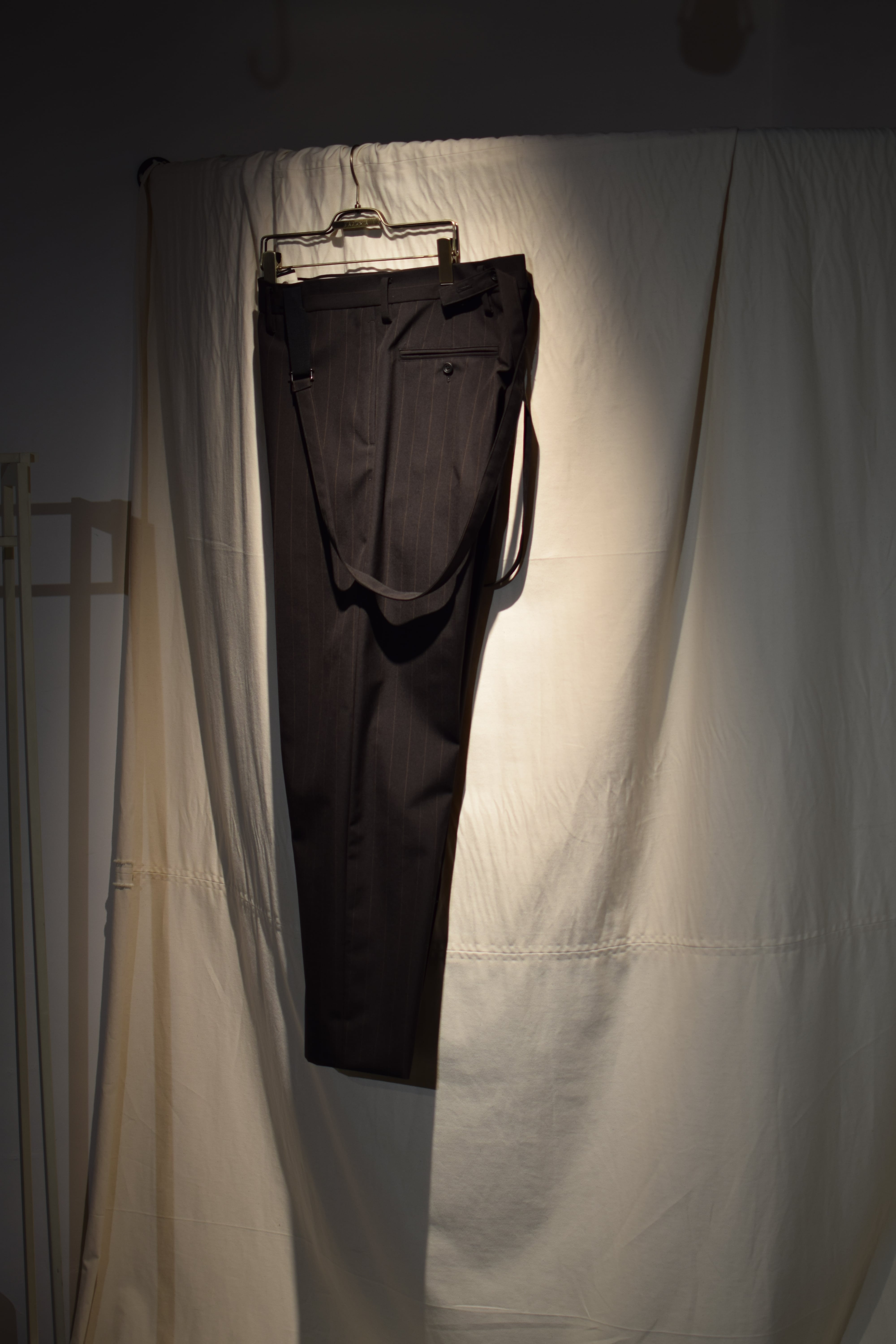 ensou. Suspender Trousers
