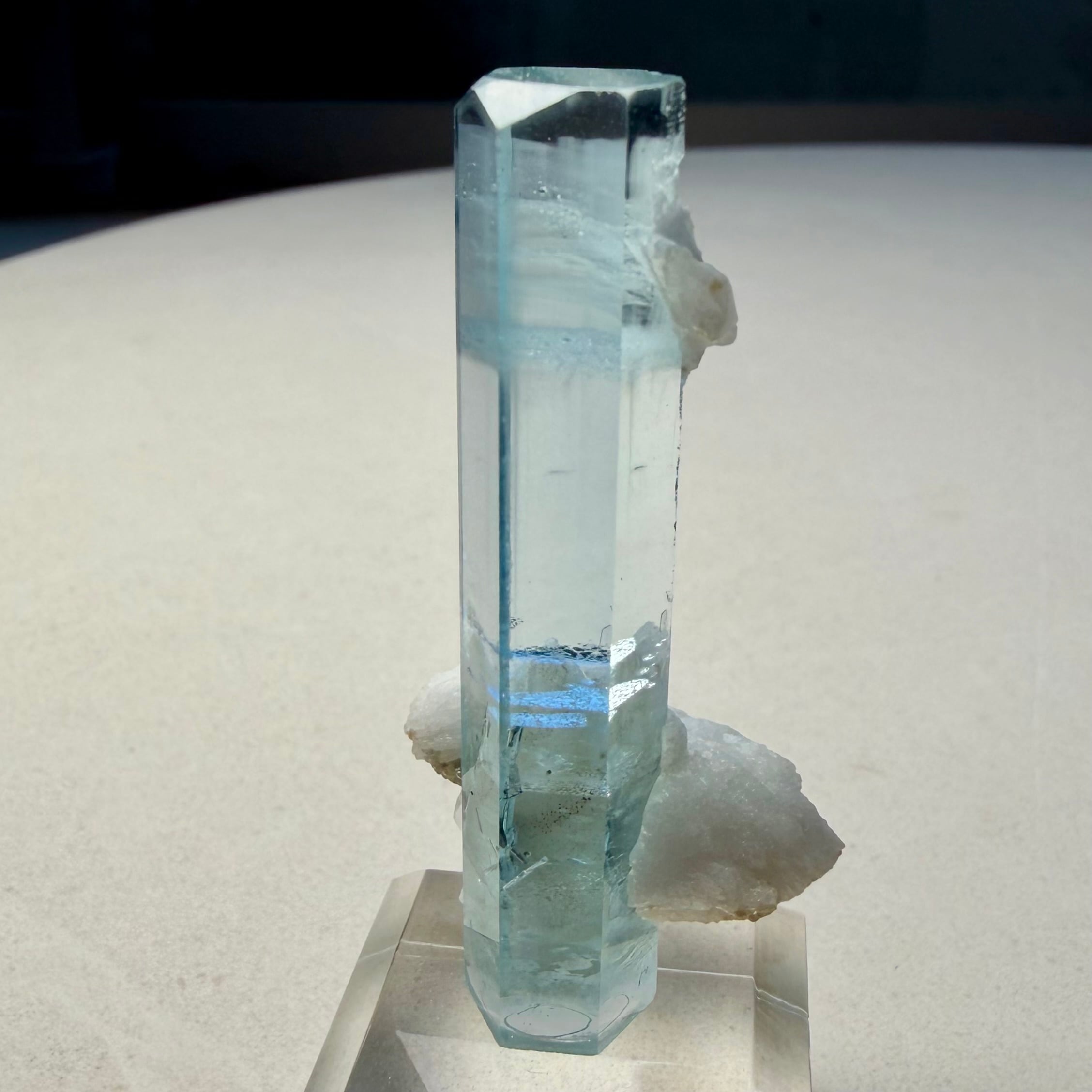 アクアマリン / アルバイト / ショール【Aquamarine with Albite & Schorl】ネパール産