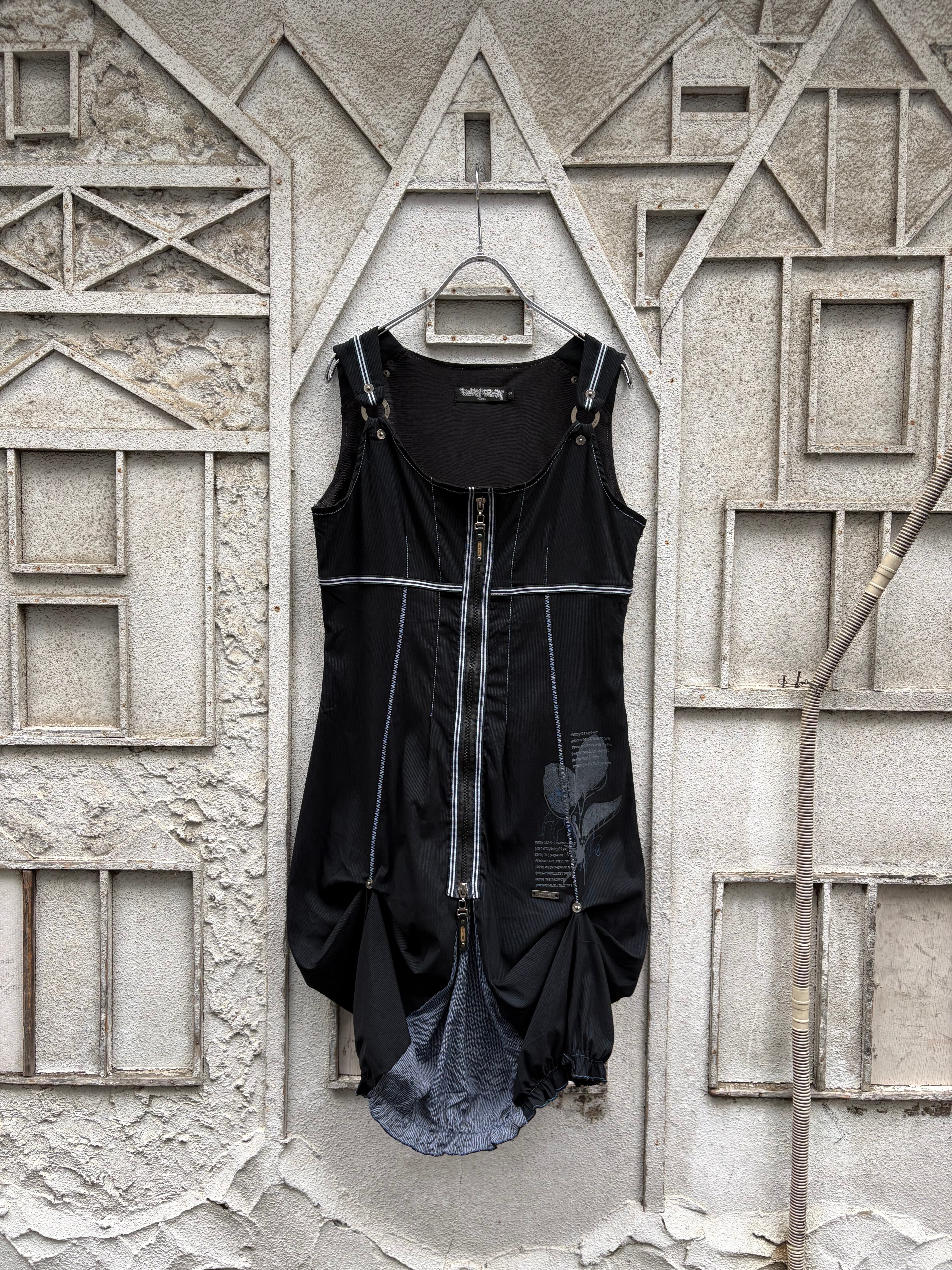 "FUNKY FRESH" front zip sleevless dress