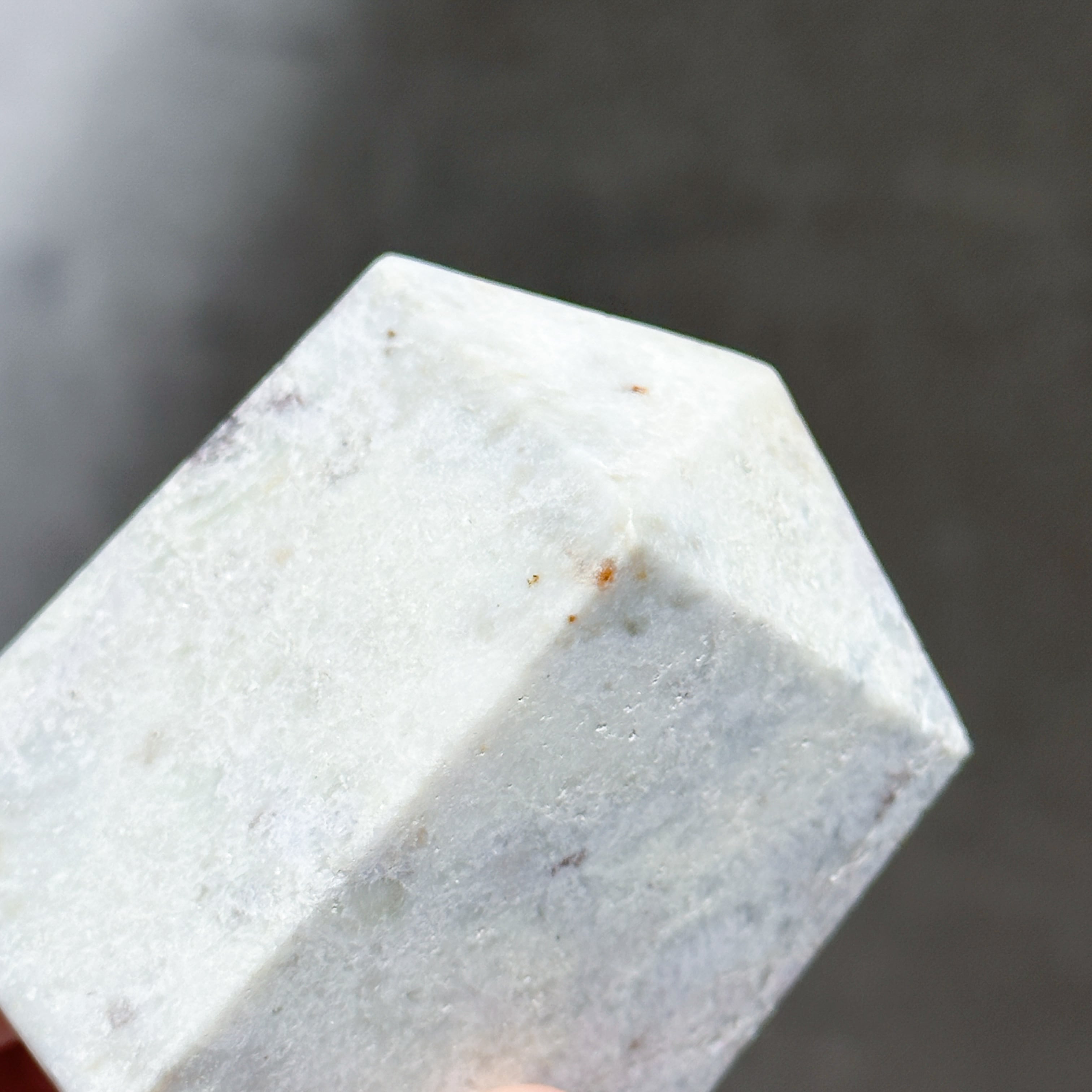 ハックマナイト タワー型21◇Hackmanite ◇天然石・鉱物