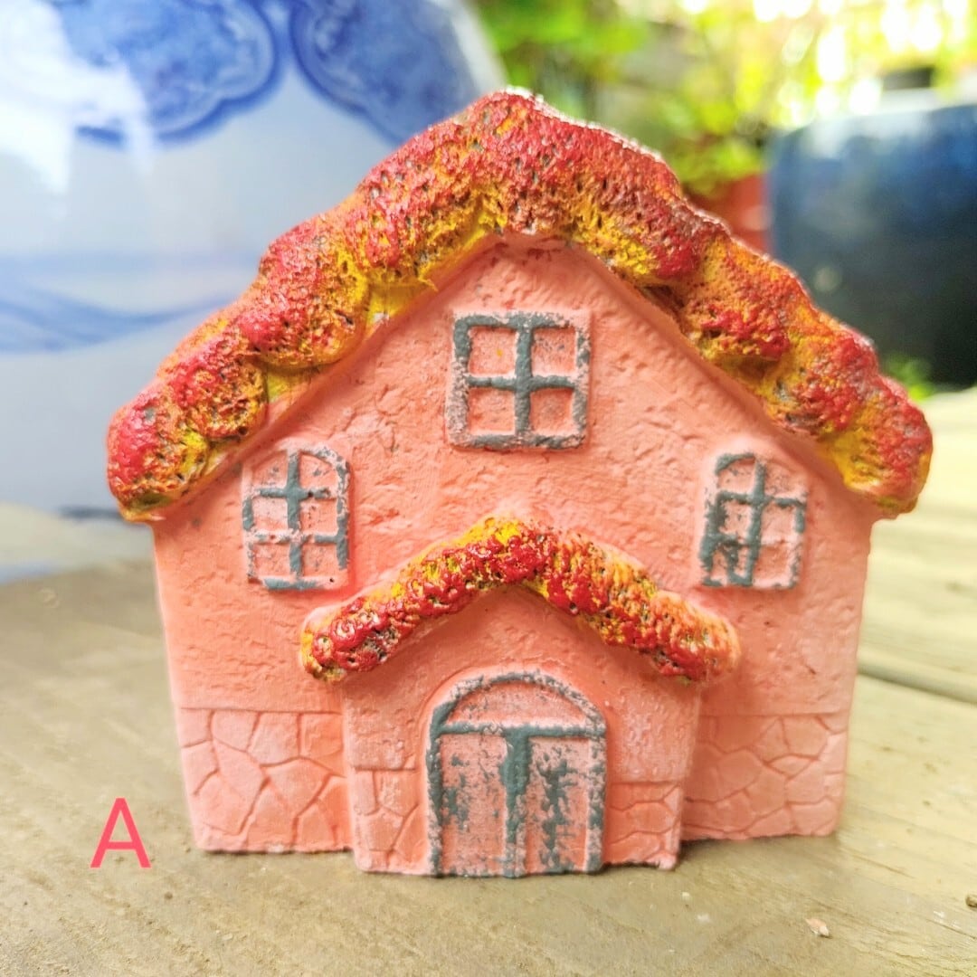 432★tree houseモルタル雑貨　（お任せ植物付き）475 T）モルタル風House既製品リメ鉢 | RuPo 多肉植物専門店