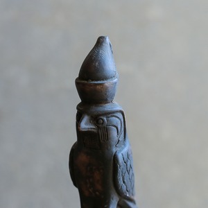 エジプトから届いた、石彫の鳥（中）