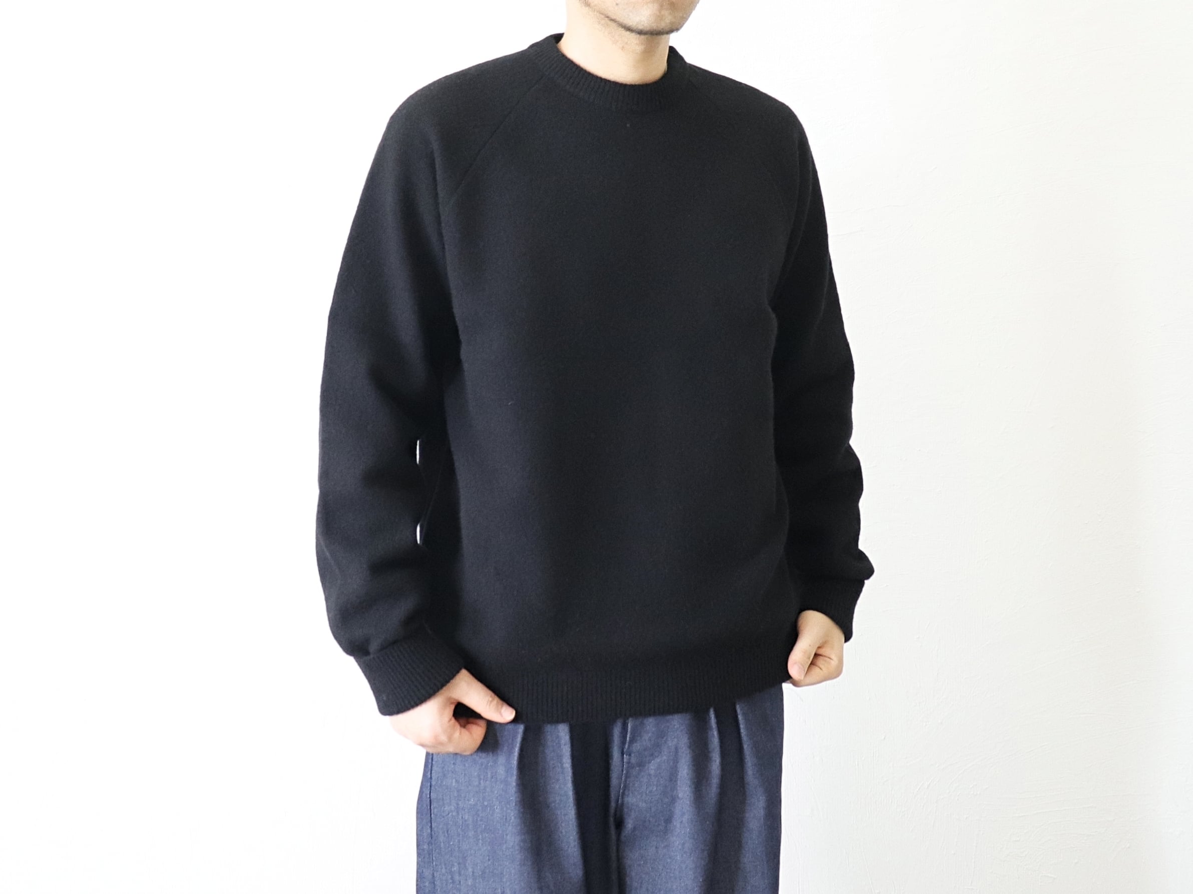 NARU FACTORY / タスマニアラム ラグランニット - BLACK