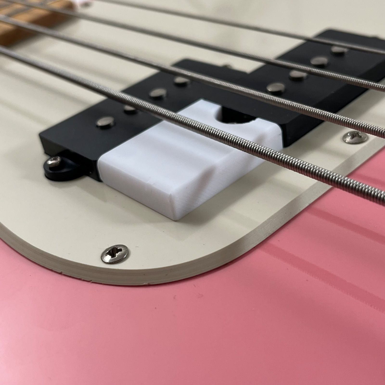 プレシジョンベース用 フィンガーレスト / ホワイト【エントリーモデル