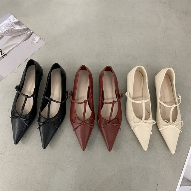 t strap ribbon pumps