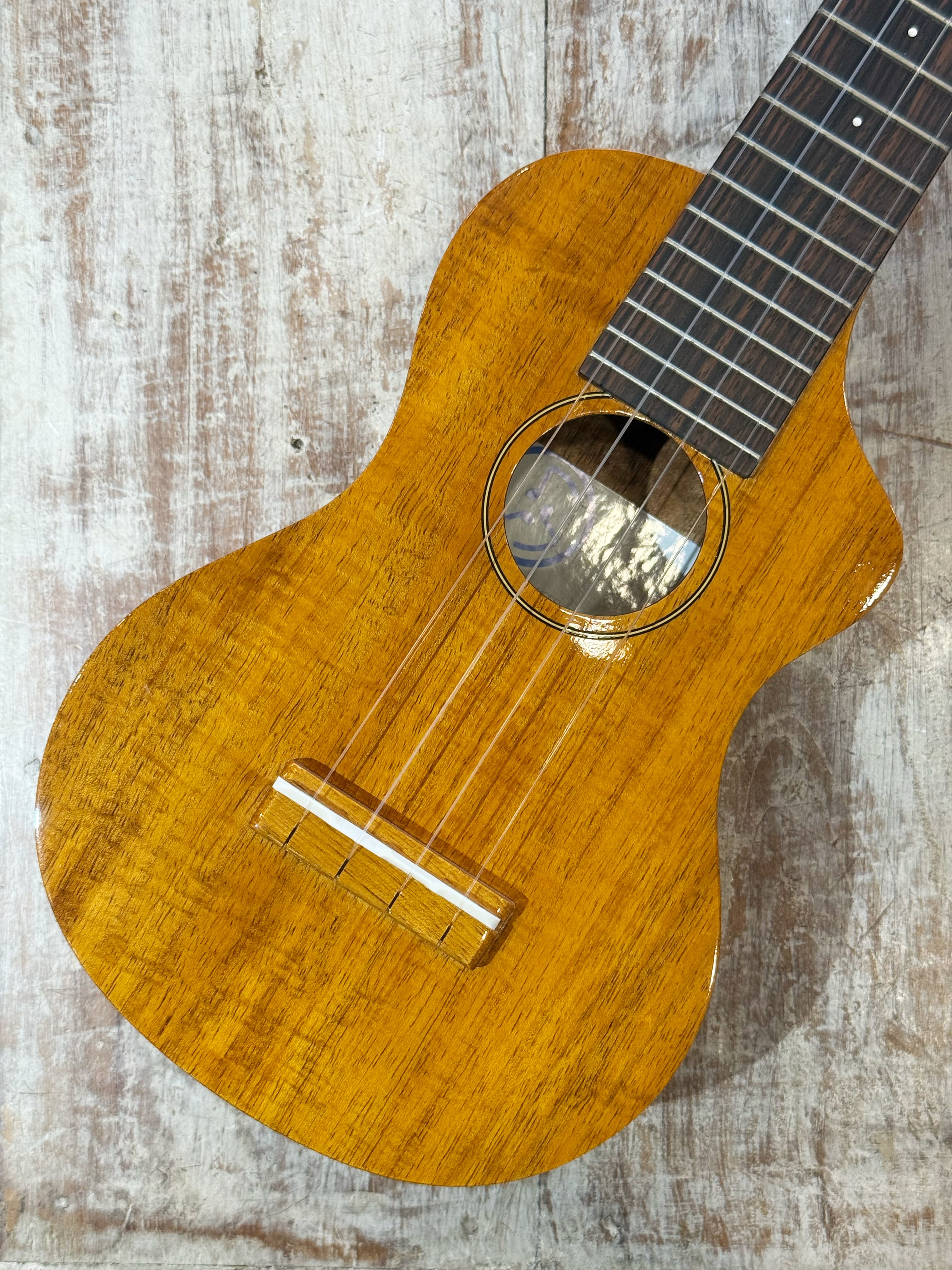 Famous フェイマス ウクレレ FLS-5GC ハワイアンコア ソプラノ ロング