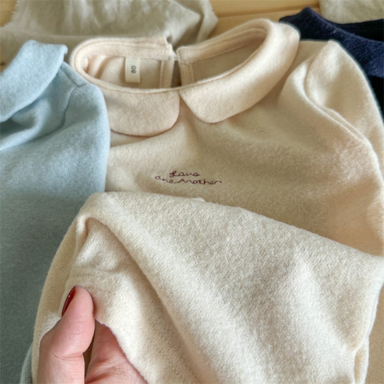 春英字刺しゅうモコモコTシャツ