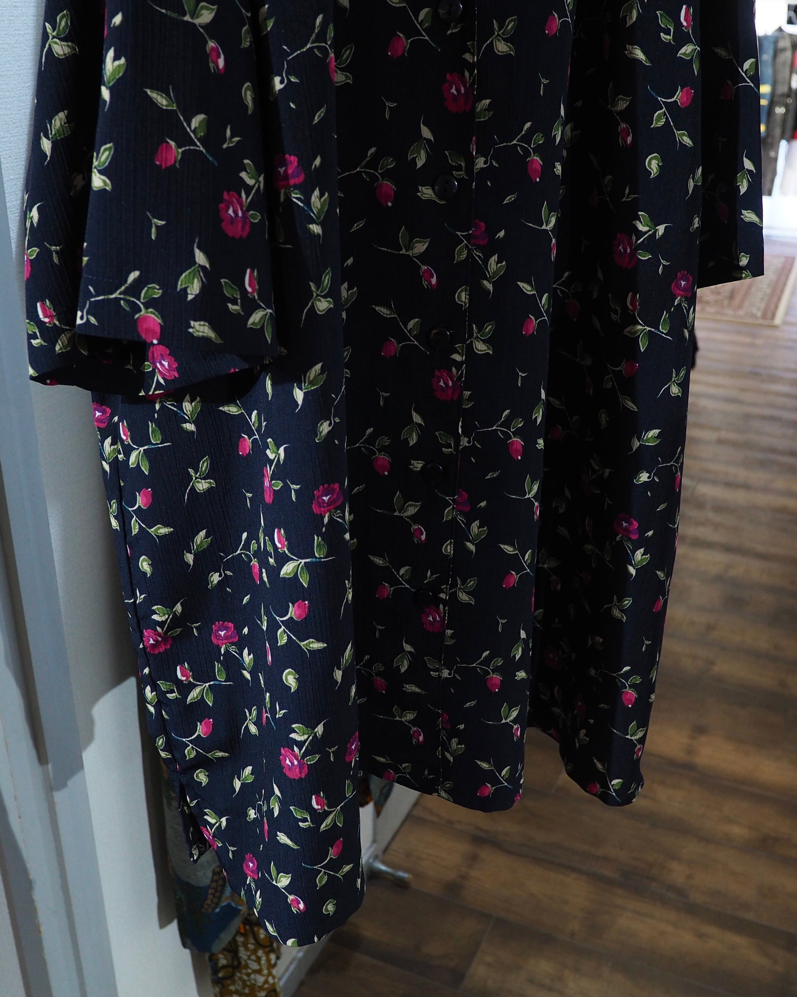 Black pleats × Pink Rose Flower all over pattern Open collar SS shirt