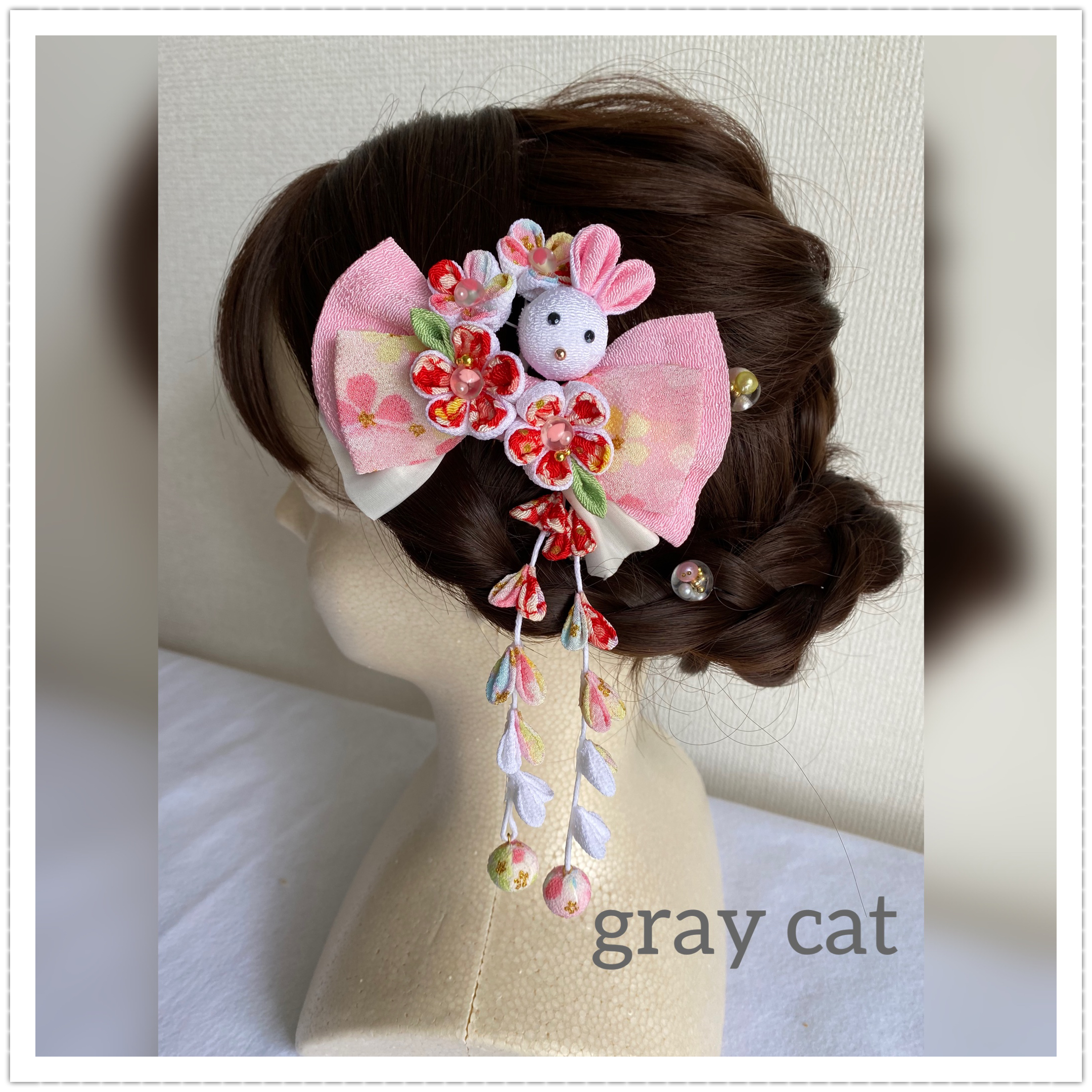 リボンとうさぎの七五三髪飾り-gray catつまみ細工のハンドメイドアクセサリー | gray cat-つまみ細工のハンドメイドアクセサリー  powered by BASE