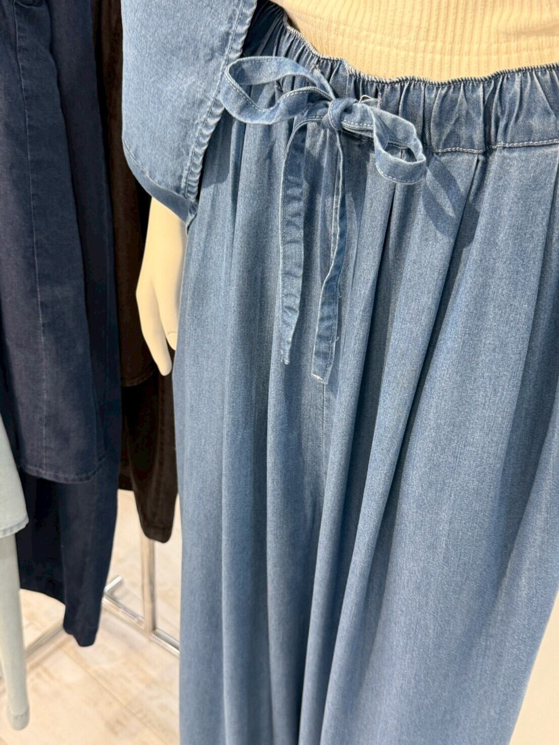 Dignite Collier 80268227 テンセルデニムタックパンツ