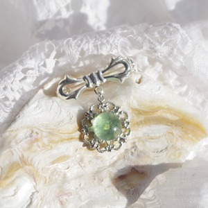 【シーグラス】 Ribbon〈ライム〉ブローチ