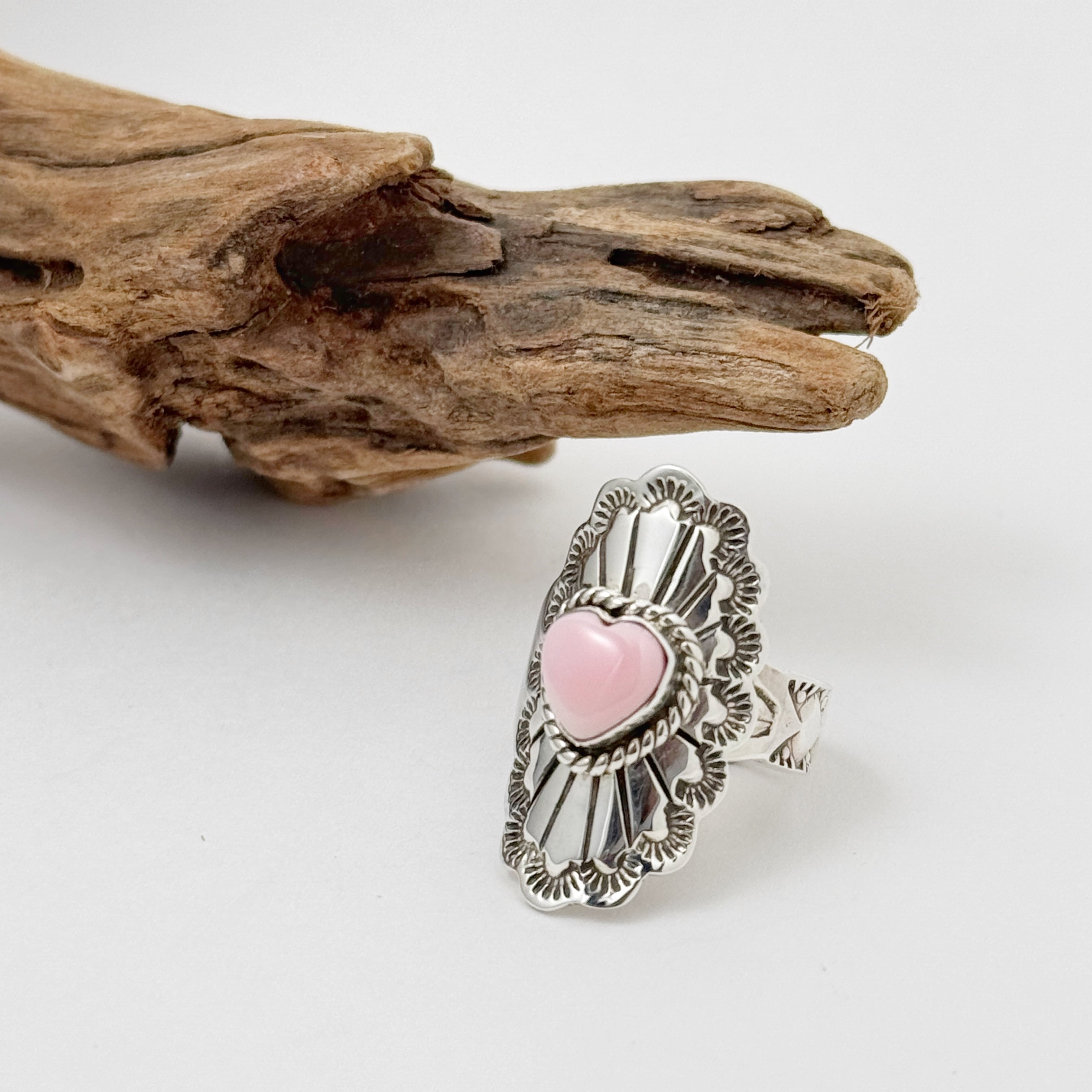 【Indian Jewelry】ハート コンクシェル フリーサイズ リング 指輪