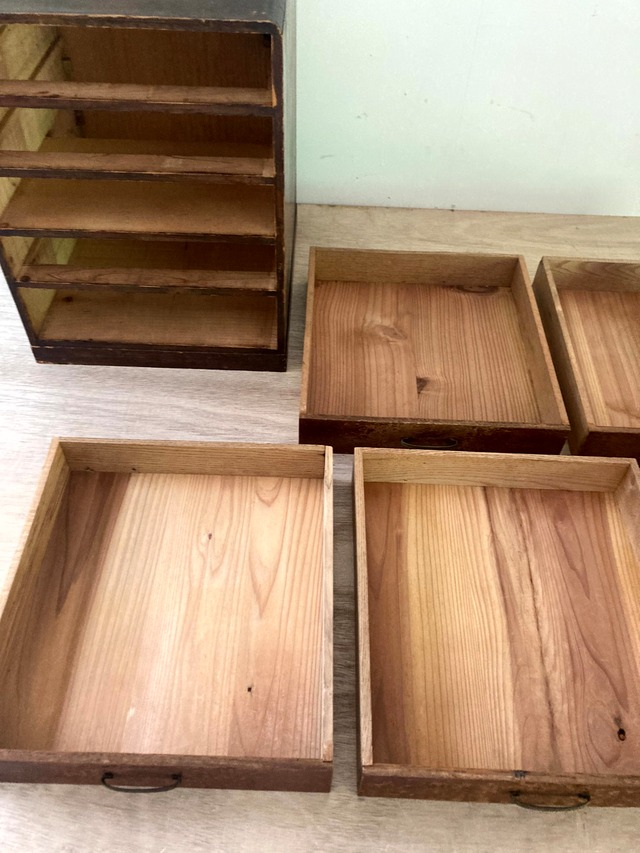 味わいのある木肌の小引出し〖古家具〗