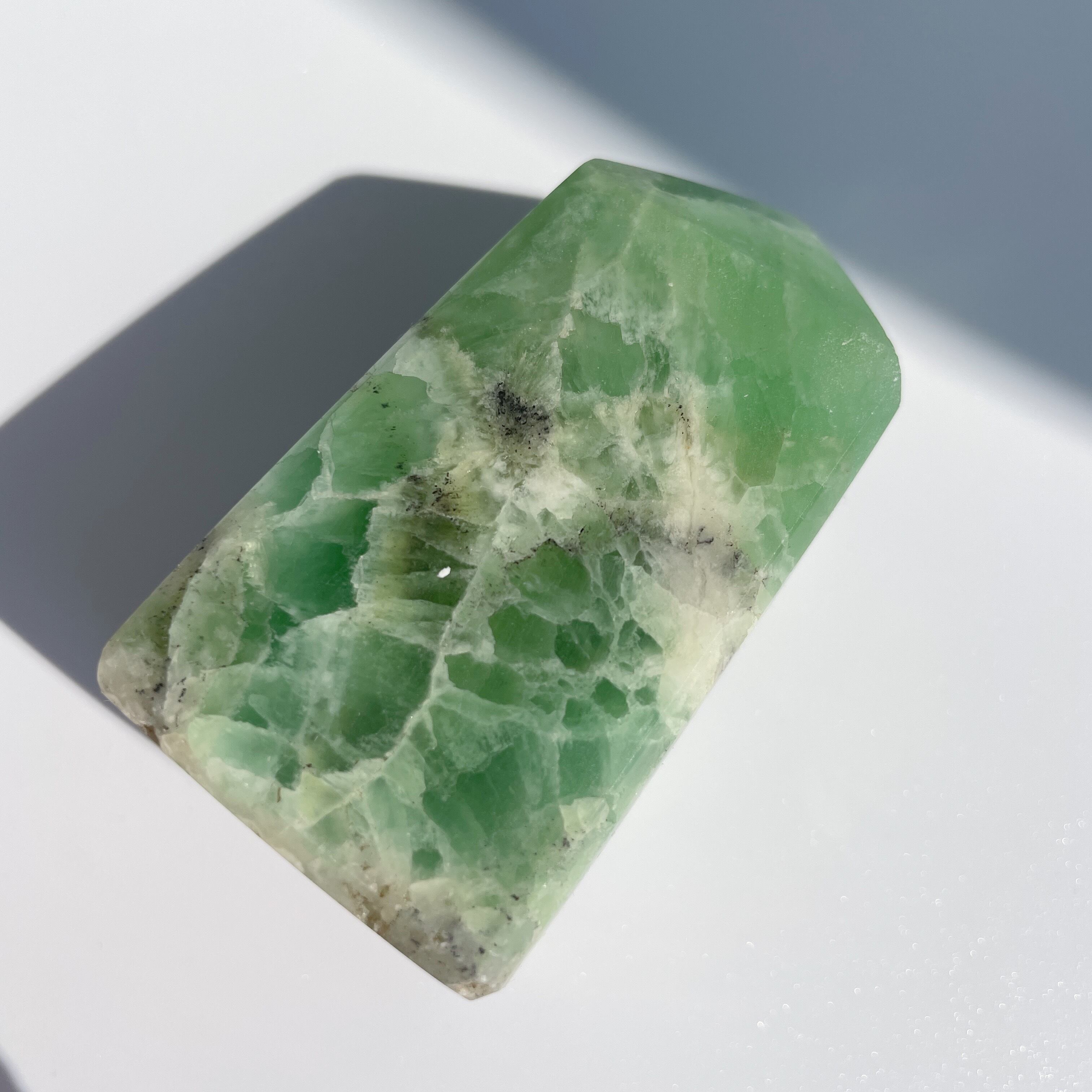 グリーンカルサイト(キウイカルサイト) No.2 キウイカルサイト タワー02◇Kiwi Calcite◇パワーストーン